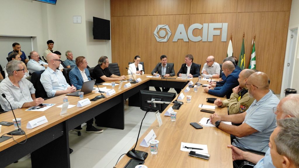 Moro defende integração fronteiriça e faz balanço de mandato em plenária trinacional