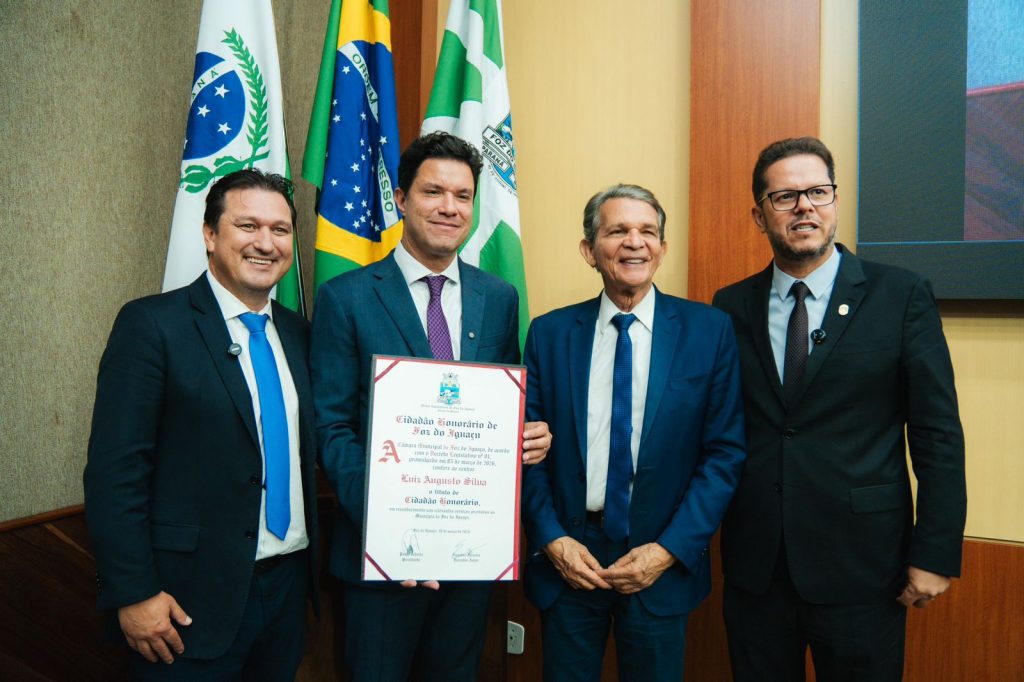 Secretário Guto Silva recebe título de Cidadão Honorário de Foz do Iguaçu