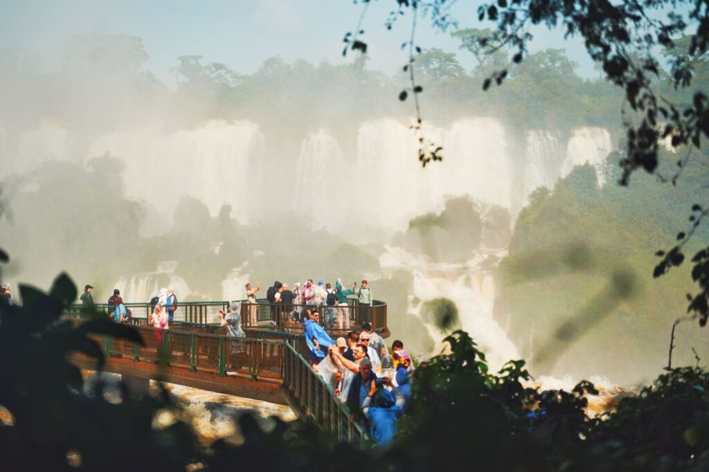 Parque Nacional do Iguaçu recebe 186,9 mil visitantes e bate recorde histórico em setembro