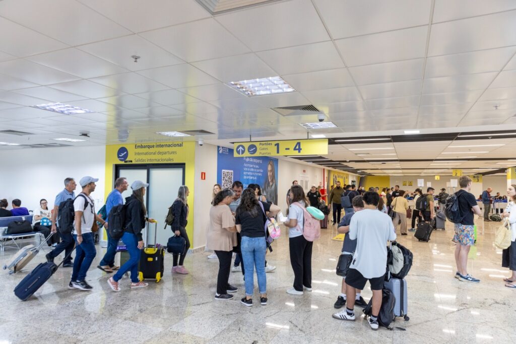 Aeroporto de Foz do Iguaçu prevê 33 mil passageiros no feriado de outubro