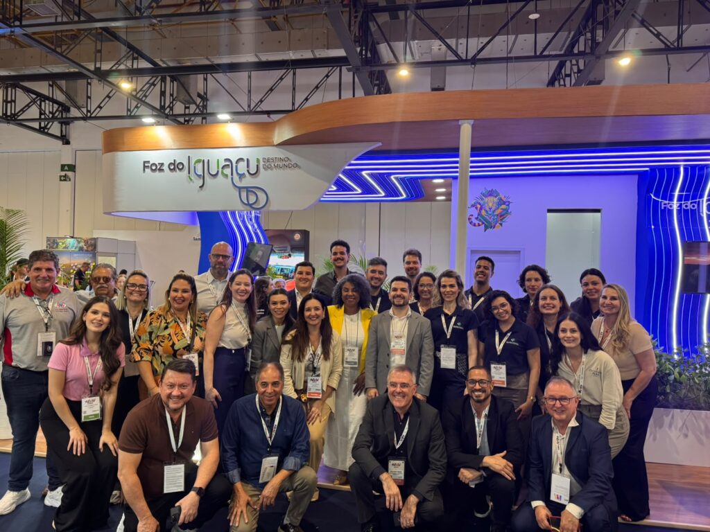Visit Iguassu participa da ABAV Expo 2026 e fortalece relação com o mercado turístico
